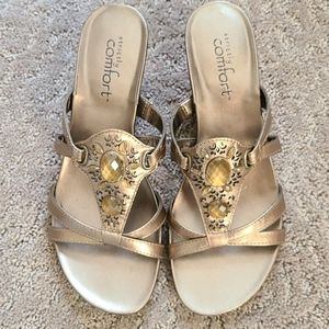 NIB STRICTLY COMFORT Slip On Sandals Slides Heels